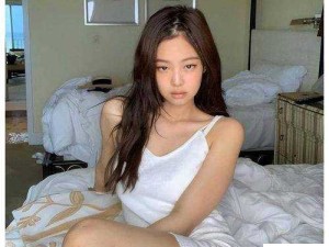 珍妮撕开内衣👙吸奶头事件：一场撕裂表象下的真实与觉醒