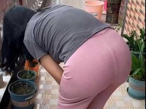 bzzesHD熟女大屁股水多，揭开现代审美背后的人性洞察
