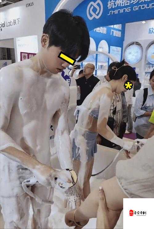 特大裸体洗澡BBw丰满引热议!从艺术到生活,如何打破刻板印象?