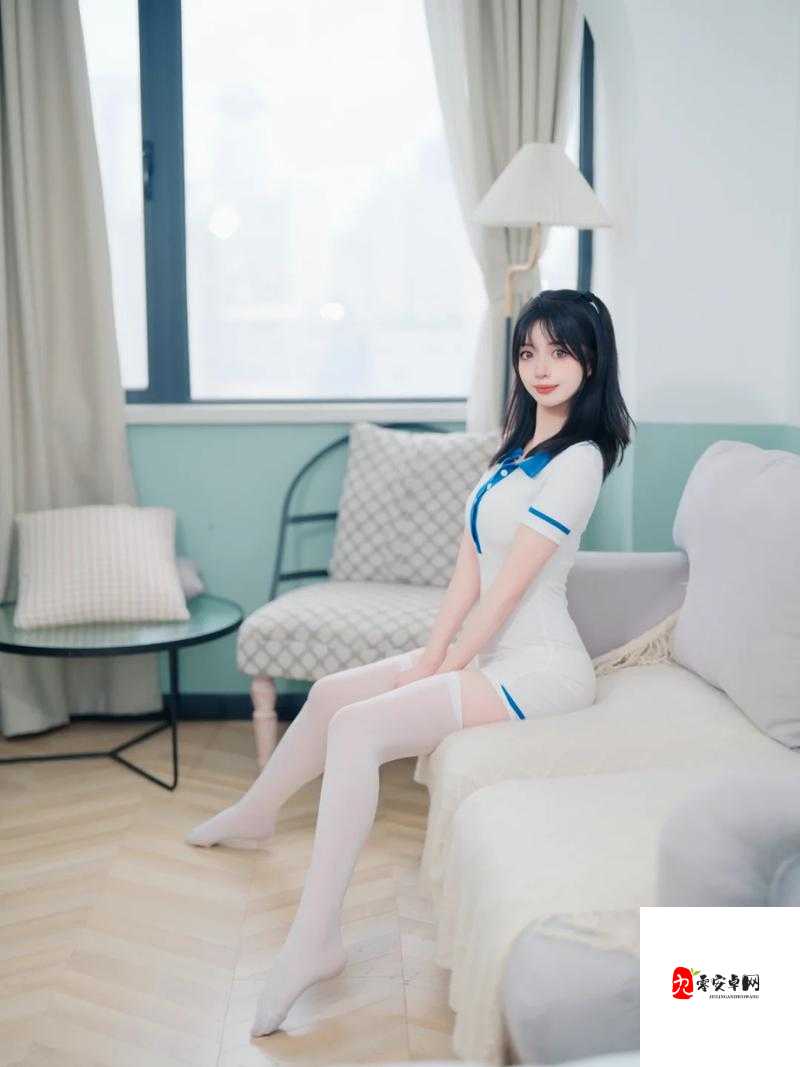 白丝女班长用玉足夹我好爽:爆火名场面背后的爆款密码